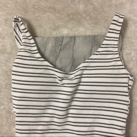 Abercrombie & Fitch One Piece Bathing Swimsuit Sz XS Black White Striped - Picture 3 of 8